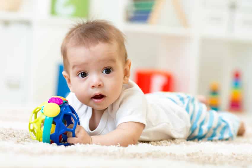 vrek geduldig Roestig Ontwikkeling baby 7 maanden oud stimuleren ▷ Tips uit de babykalender