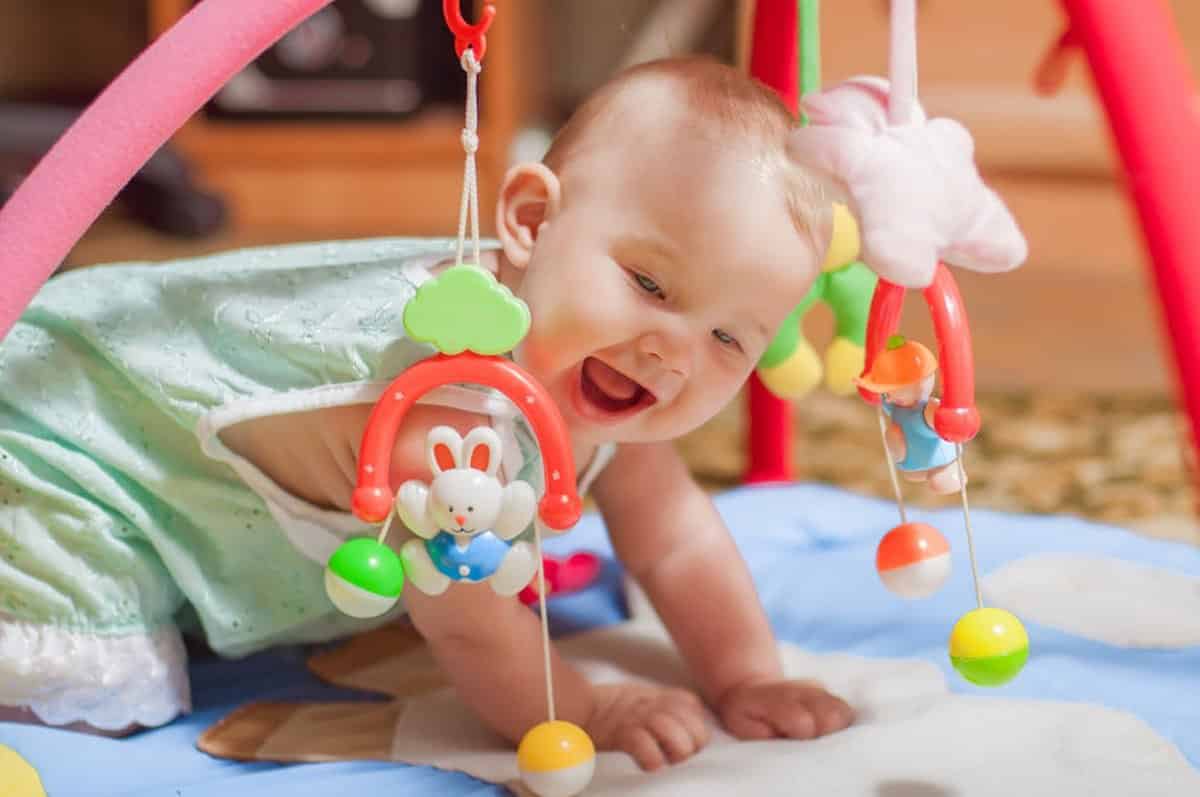 ruw Weigeren Begroeten Baby speelgoed kiezen. Tips & Advies voor baby's van 0 - 9 maanden