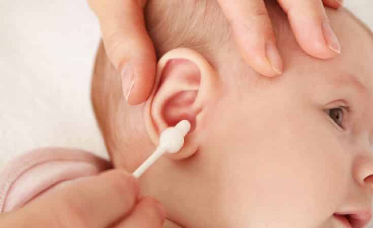 Tegenhanger vlot Kip Hoe moet je het oor van de baby schoonmaken? - Tips voor oorverzorging